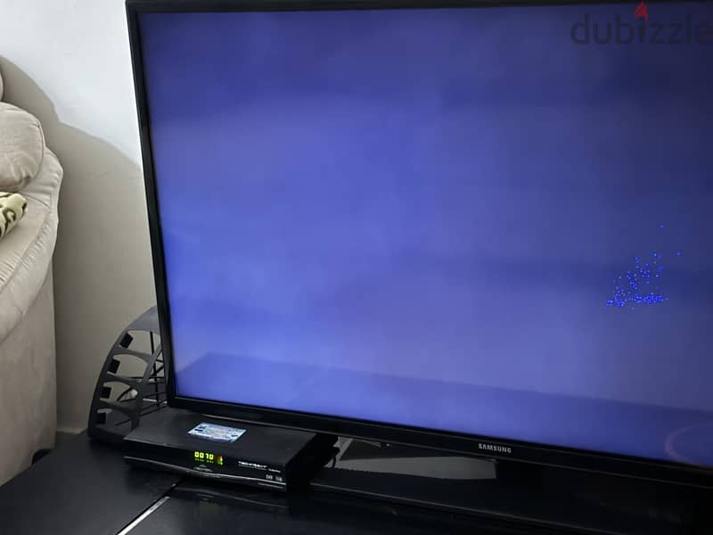 TV screen 46 inch Samsung 3