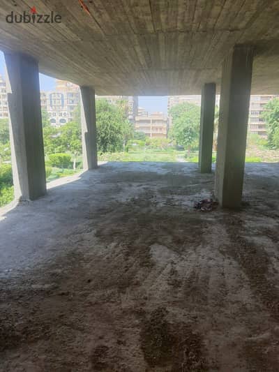  Looking for a 200 sqm apartment in Nasr City with a prime location and a price of EGP 6.5M? This one is worth checking out!   Prime location near Nasr Road, City Stars & Abbas El Akkad  200 sqm