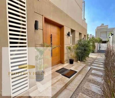 فيلا 249م متشطبه بالكامل للبيع جنب ماونتن فيو في التججمع الخامس كمبوند Patio town