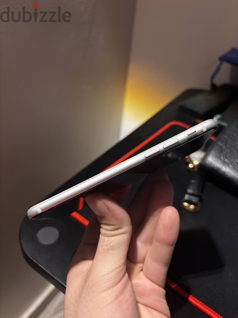 Apple - iPhone SE 2