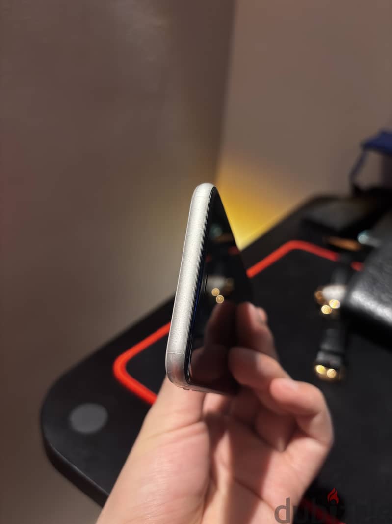 Apple - iPhone SE 8