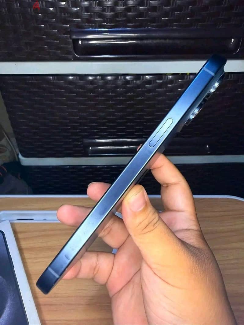 Apple - iPhone 15 Pro Max 3