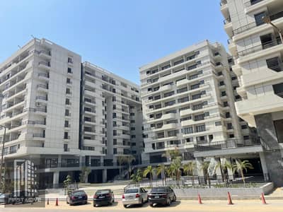 مطعم للبيع فاخر 139 م استلام فورى فى  GO Heliopolis مدينة نصربرايم لوكيشن بجانب سيتى ستارزبخصم لقطة على الكاش