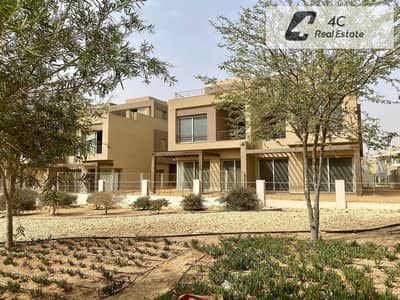 Villa Resale Town house middle 225 m 3 bedrooms ready to move for sale in Palm hills new Cairo Under market price