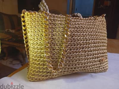 شنطة كروشيه ذهبي مميزة للمناسبات والخروج