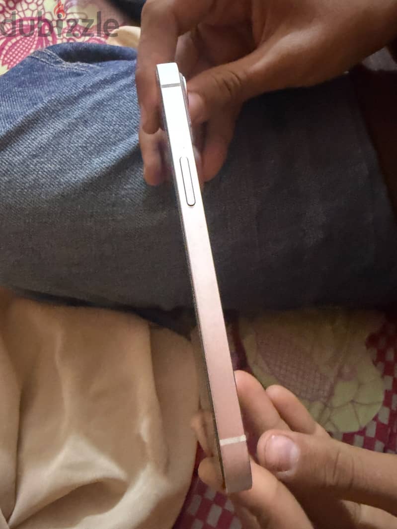 Apple - iPhone 13 8