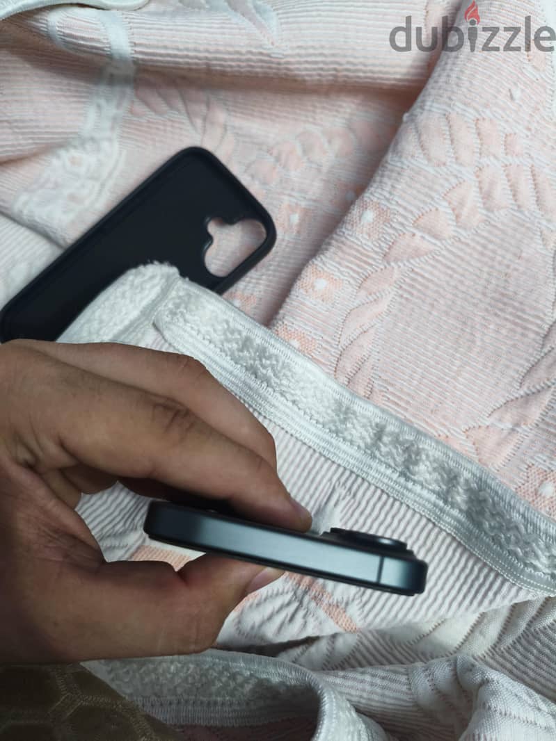 Apple - iPhone 17 4