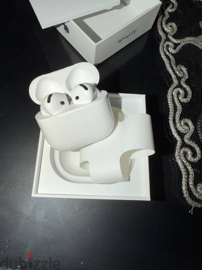 Apple AirPods 4 W/O ANC 1