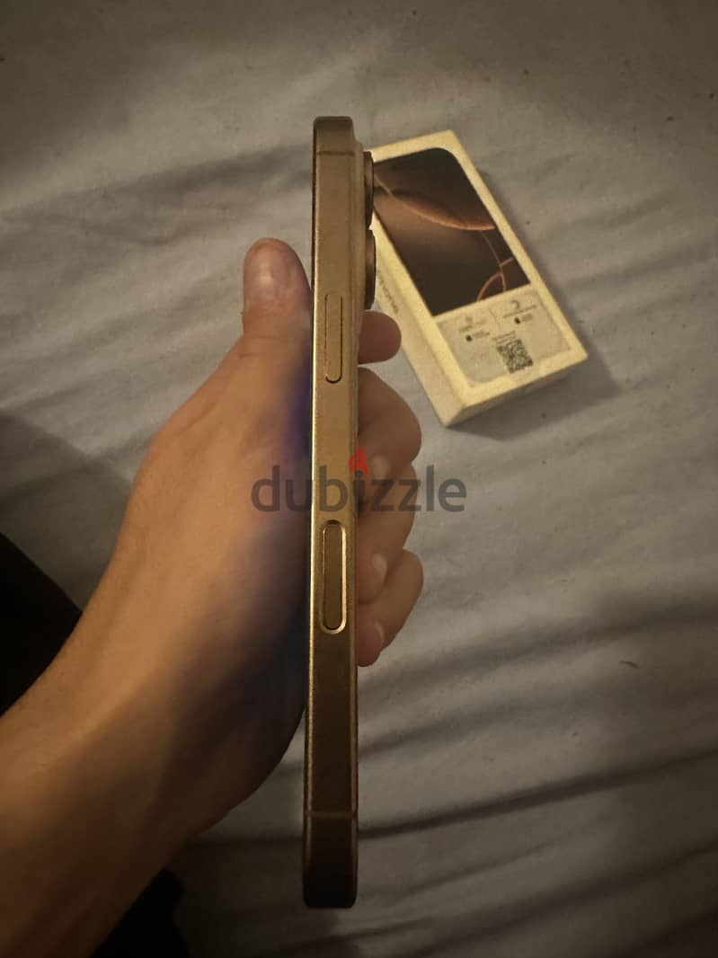 Apple - iPhone 16 Pro 2