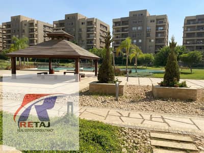 شقة مفروشة أرضي بحديقة للإيجار في ذا سكوير | 210 متر
