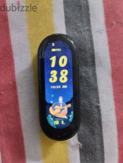 Xiaomi band 6 بحالة جيدة زاد جراب