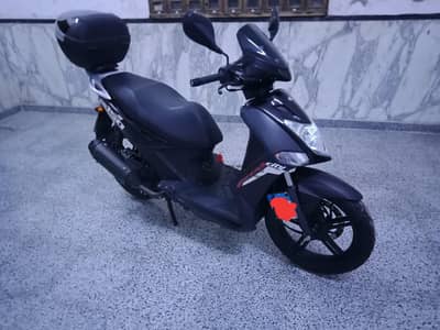 للبيع سكوتر kymco agility 150cc زيرو لم يستخدم 2022