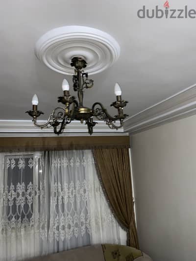 نجفة نحاس اصلي بحالة ممتازة كأنه جديد