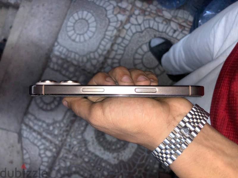 Apple - iPhone 16 Pro 4