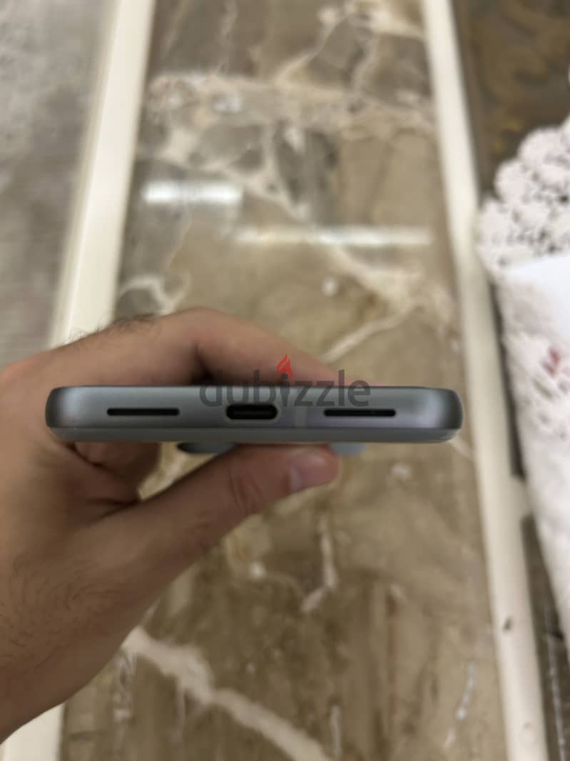 Google Pixel 8 4