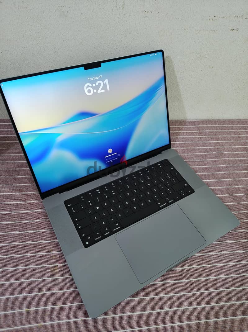 macbook pro m1 pro 16 inch 1