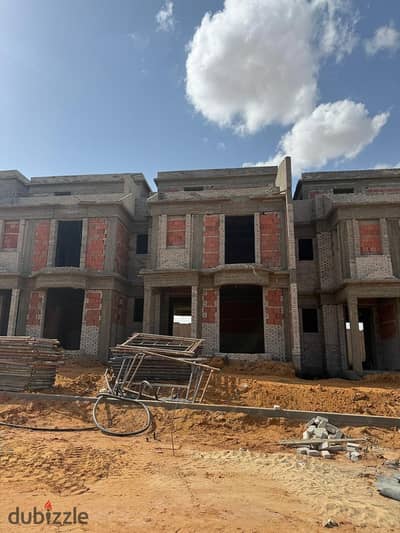 Townhouse for sale Mountain View Chill Out Park October immediate delivery
