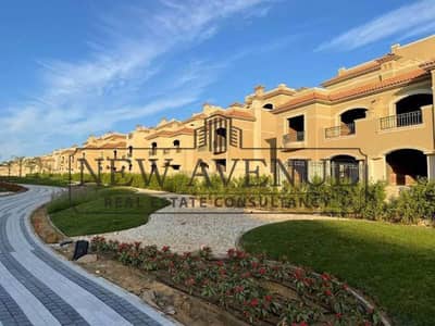 فيلا تاون هاوس كورنر للبيع في لافيستا سيتي العاصمة الإدارية La vista city  استلام فوري _ بإطلاله مميزة _ تصميم كلاسيك