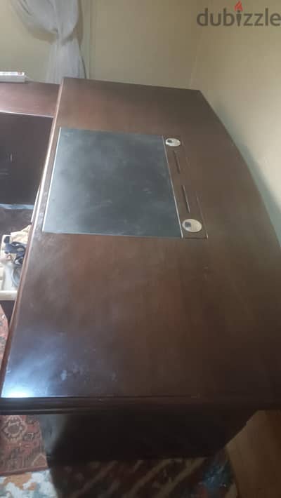 مكتب مستعمل للبيع  used writing desk