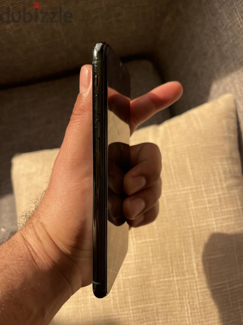 Apple - iPhone 11 Pro Max 3