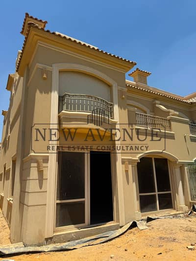 Villa for sale in patio la vista ready to move north oriented 4 bedrooms in new cairo