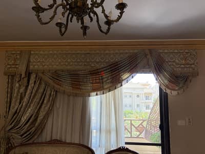 عدد ٢ بالتكانه ستارة بالبرقع و الجنب و ١ بالتكانه بالجنب فقط