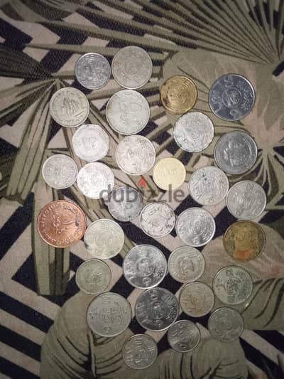 لوط عملات معدنية خليجية ولبنانية مميزة (31 قطعة) - سعر لقطة للهاوي