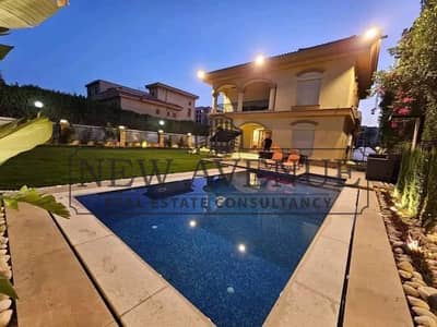 فيلا متشطبة و مفروشة بالتكيفات و تشطيب فاخر و حمام سباحة خاص للبيع في الرحاب هيلز Rehab Hills