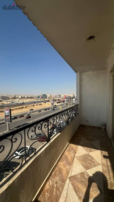 Apartment for rent on Al-Khamseen Street, Zahraa Al-Maadi, next to Carrefour Maadi