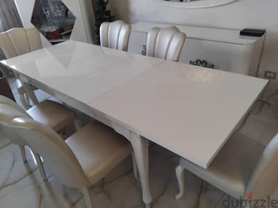 طاولة سفرة مع نيش ودرسوار