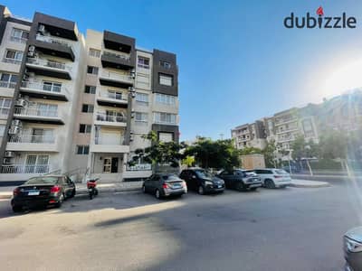 Apartment for sale cash in Madinaty in B12 area 116m at the lowest price per meter and the best location next to the services area of the phase and East Hub Mall and All Season Park in Madinaty