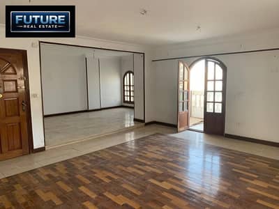 شقة 220 م في الحي الثامن مدينة نصر عمارات شركة التوفيقية اخر شارع مصطفي النحاس