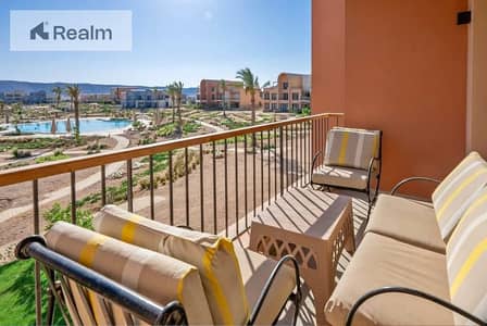 One bedroom Sandy pool view prime location
