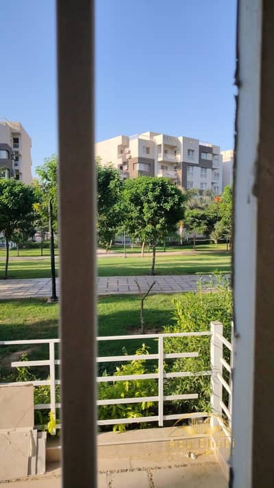 189 sqm apartment with a 60 sqm garden for rent in B12; fully custom-finished.