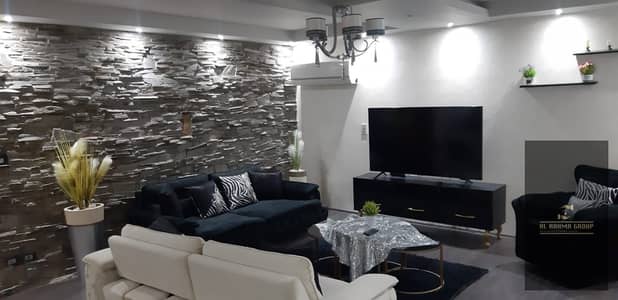 For lovers of ground-floor apartments with a garden: A fully furnished 197-square-meter apartment—plus a 50-square-meter garden—is available for rent