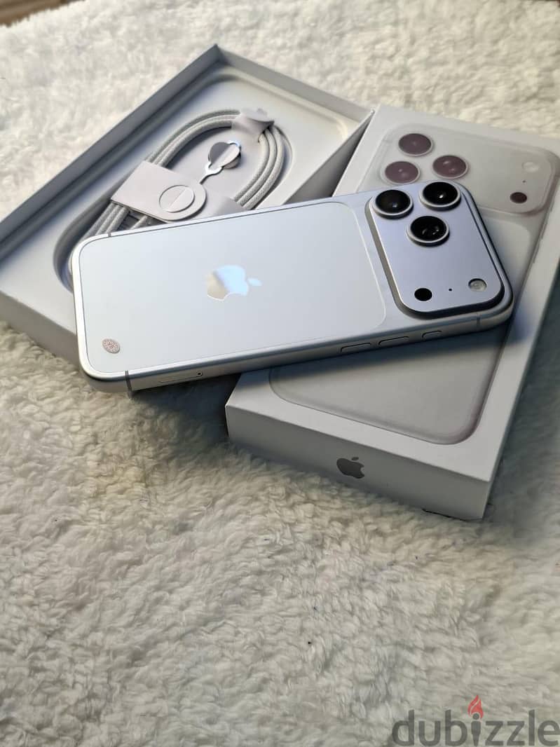 Apple - iPhone 17 Pro Max 1