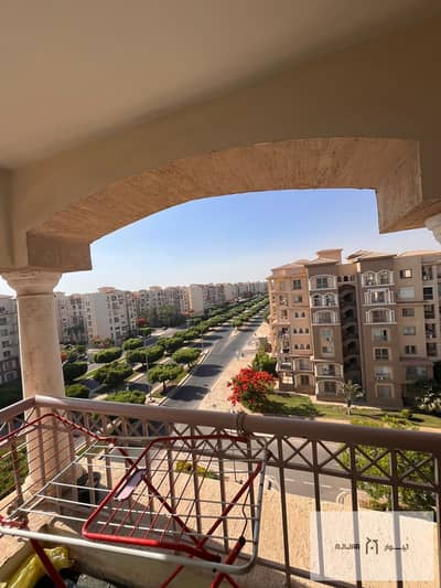 Apartment for sale in the best area of Madinaty, in Bay 1    Apartment features: direct sea view    Open, unobstructed view    Very close to services