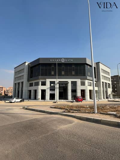 عيادة متشطبة بالكامل للبيع في SILVER GATE MALL – الشيخ زايد | استلام فوري