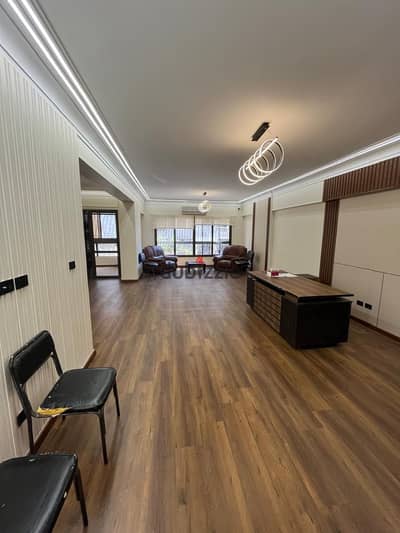 Administrative headquarters in the main revolution next to all banks and services