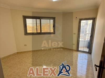 شقه للايجار السكني في رشدي شارع ابوقير