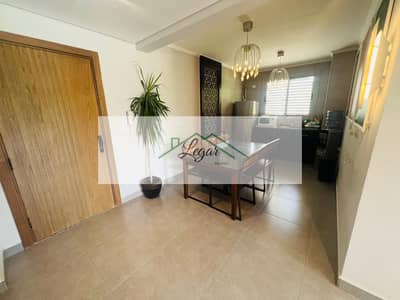 ارضي بجاردن للايجار في بالم باركس بالم هيلز  93 م مطبخ وتكيفات بسعر لقطه