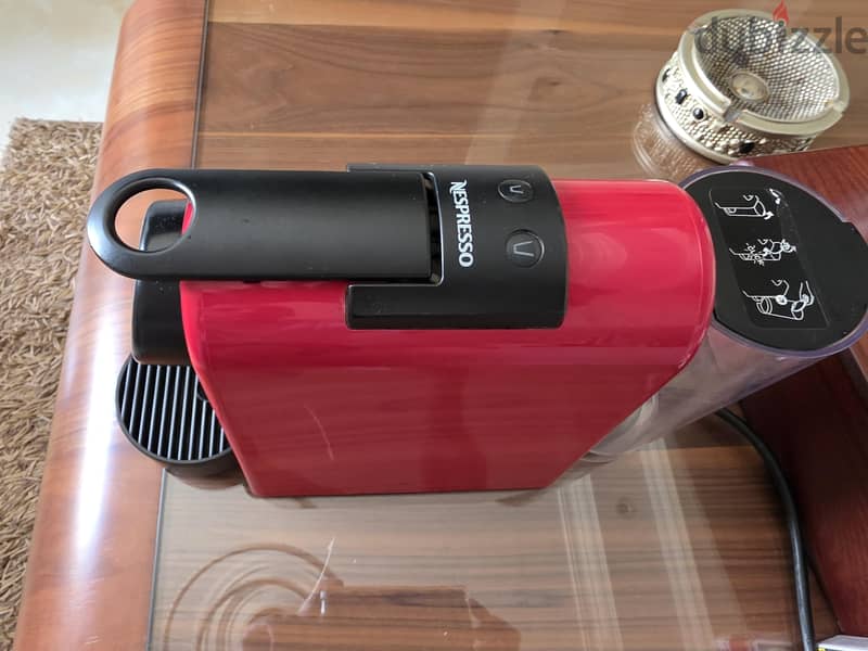 nespresso machine mini essenza 1