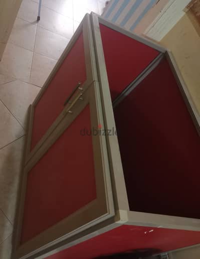 انبوبة غاز و وحدة تخزين مطبخ