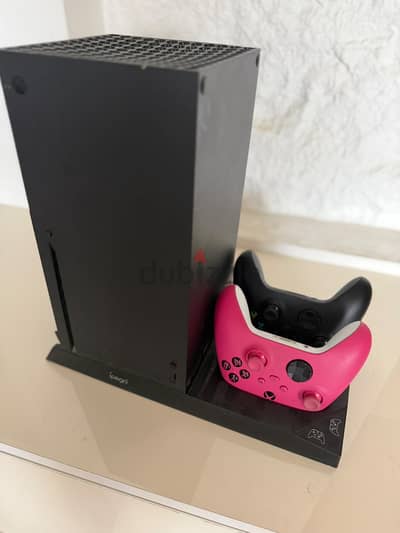 XBOX SERIES X FOR SALE WITH 2 CONTROLLERS LIKE NEW 1TB STORAGE