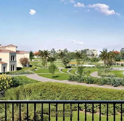 شقة بفيو خيال علي الجولف وتشطيب كامل هاي إند في قلب CityGate New Cairo،سيتي جيت التجمع الخامس موقع مميز بجوار Mountain View وHyde Park وSODIC وMivida