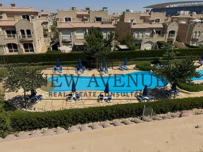 موقع مميز جدا إطلالة على حمام السباحة - بحري - استلام فورى - توين هاوس للبيع في باتيو أورو- الشروق - Patio oro