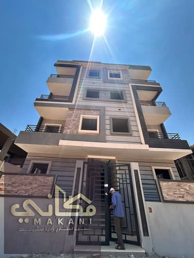 A rare opportunity to own an apartment in the Distinguished District at an exceptional price and in an excellent location. First-floor apartment, 150