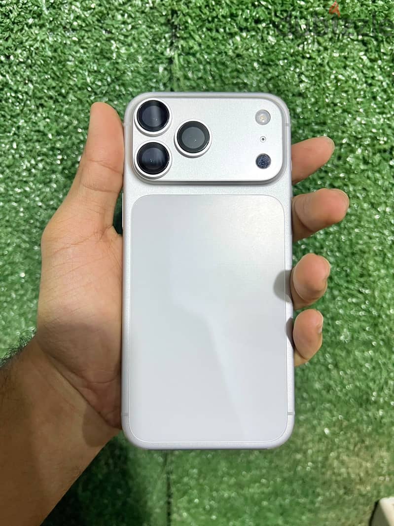Apple - iPhone 17 Pro Max 1