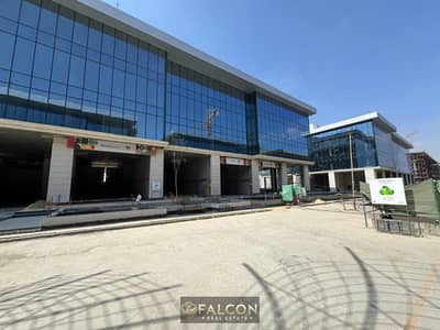 Administrative office at a great price, including parking, 68 sqm, at Golden Gate—located on South 90th Street, near the AUC and the Suez Road.