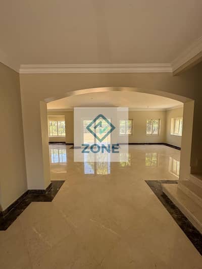 Standalone villa for sale in Madinaty, Model V, with a golf view, located next to the main gate.